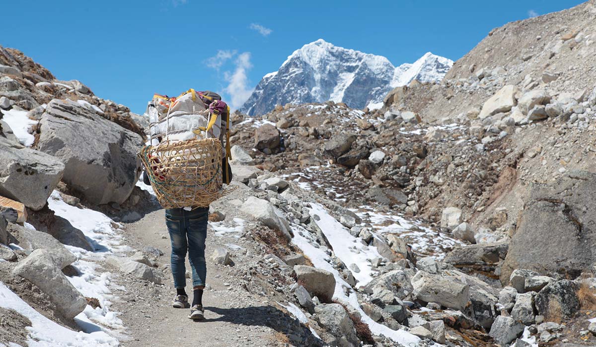 hire porter for everest base camp